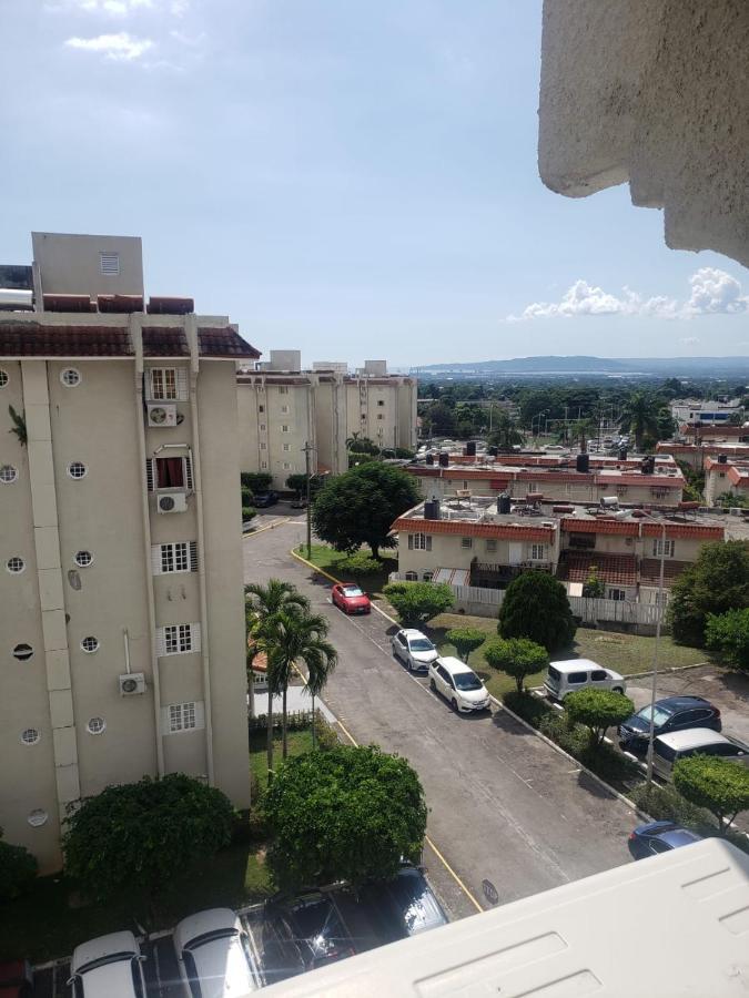 Vantage Place Кингстън Екстериор снимка