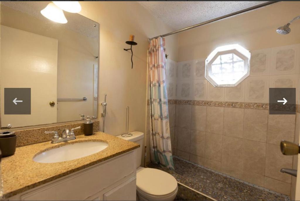 Vantage Place Кингстън Екстериор снимка